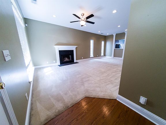3rd image of 5942 Armadale Dr