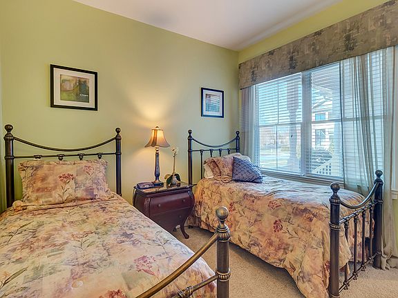 5th image of 11665 Resort Dr
