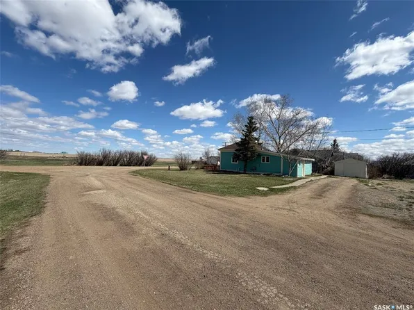 225 1st AVENUE W, Frontier, SK S0N 0W0
