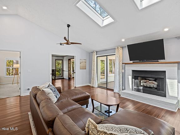 4th image of 57 Bayberry Circle