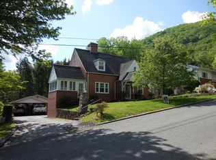 318 Cedar St, Pineville, KY 40977