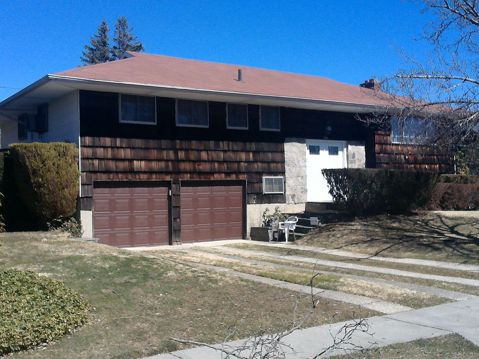 2nd image of 30 Beatrice Ln