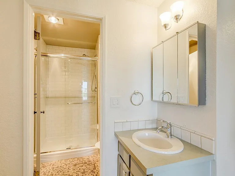 1965 12th Ave W #302 — Photo 9