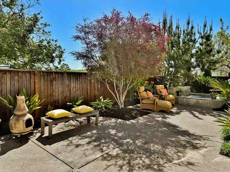 1162 S Chanterella Dr — Photo 24