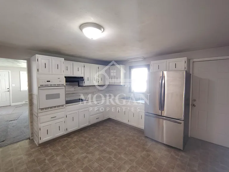 2310 E 5th St — Photo 3