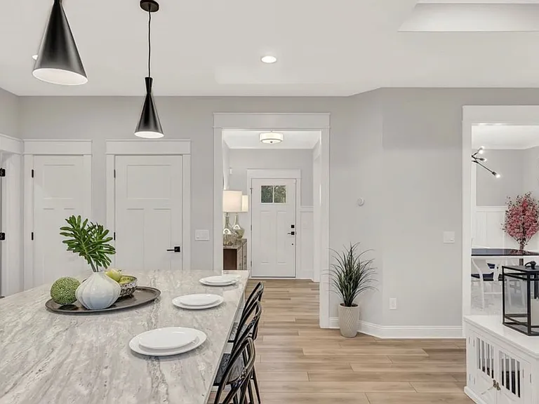 6712 Kenmore Dr — Photo 5