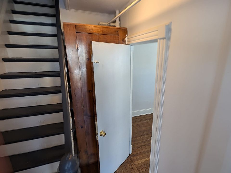 Front Entrance to ground floor apartment
