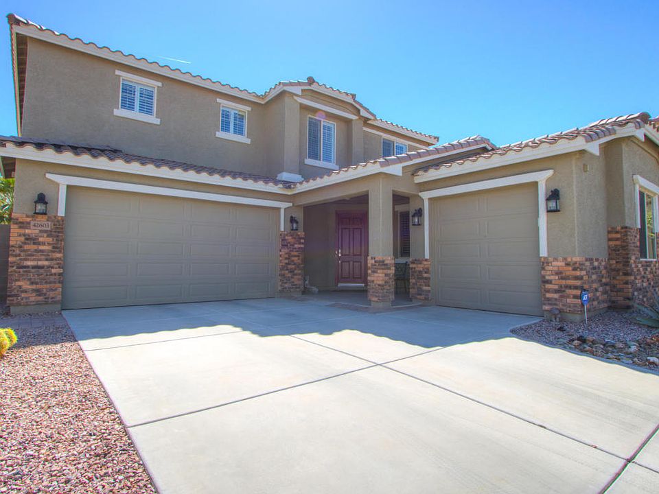 1st image of 42603 W Cheyenne Dr