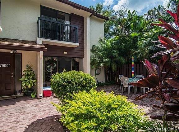 3rd image of 4303 Carambola Cir S