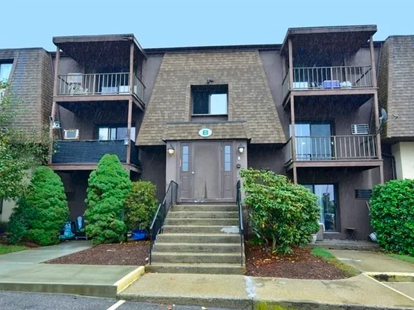 491 W Central St APT B7, Franklin, MA 02038