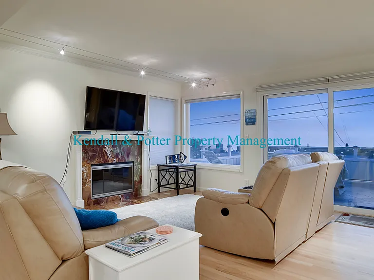 544 Cuesta Dr — Photo 34