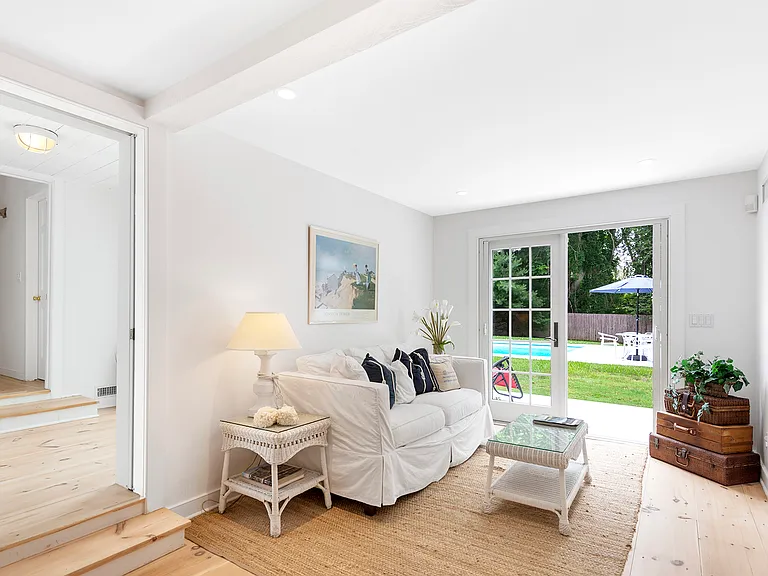 57 Osborne Ln — Photo 17