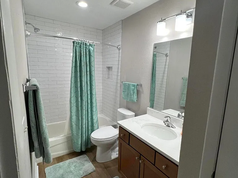271 Alexandra Dr #7 — Photo 9