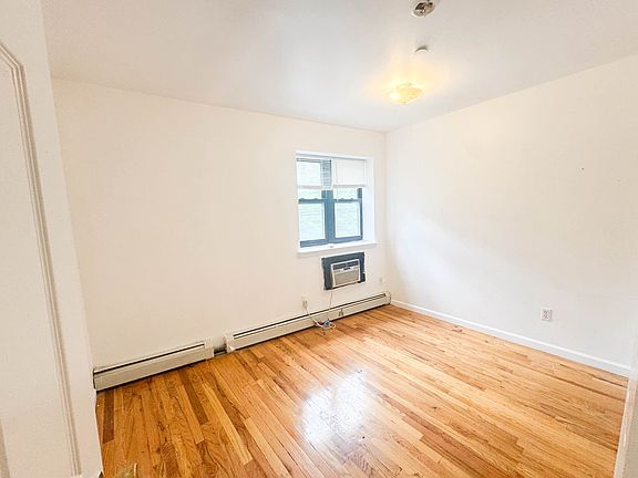 3rd image of 262 Skillman Ave APT 2