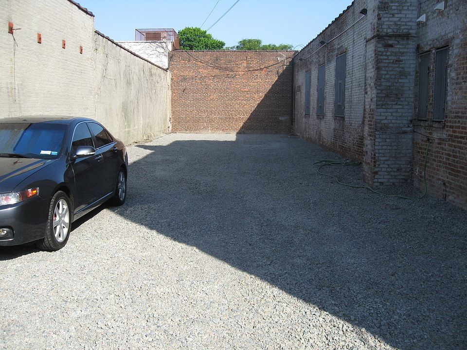 2nd image of 1647 Weirfield St #1