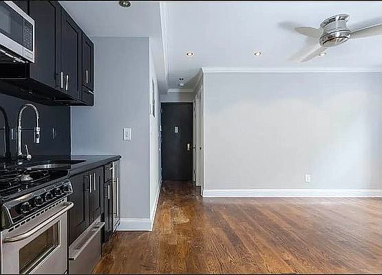 2nd image of 327 E 8th St #B2