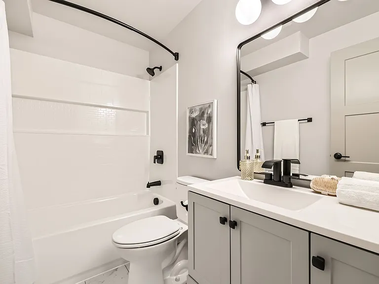 Evergreen Townhomes — Photo 16