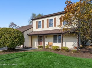 30W170 Huntington Dr, Warrenville, IL