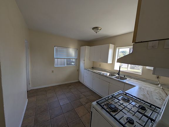 3rd image of 10944 Pipeline Ave APT A