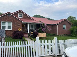 48 South Ave, Lynco, WV 24857