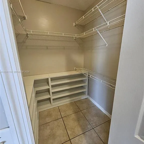 2527 W 76th St #208 — Photo 6