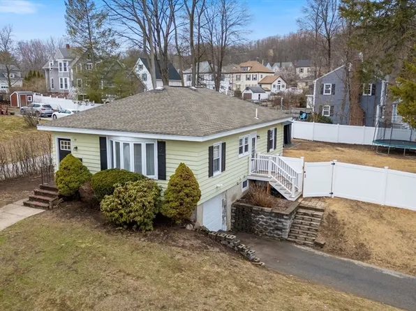 84 Groveland St, Haverhill, MA 01830
