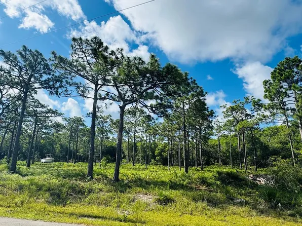 601 Houston Ln, Eastpoint, FL 32328