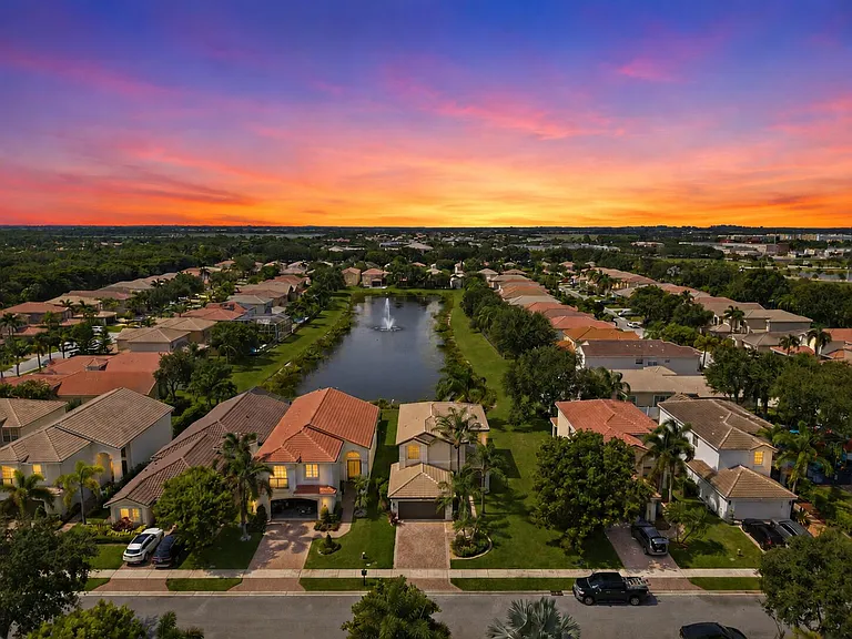 8895 Chestnut Ridge Way — Photo 41