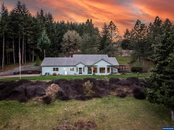 4495 Cooper Hollow Rd, Dallas, OR 97338