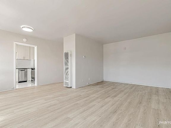 4th image of 82 Terra Vista Ave #11