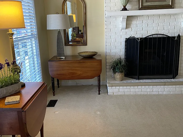 109 Creighton Ct — Photo 4