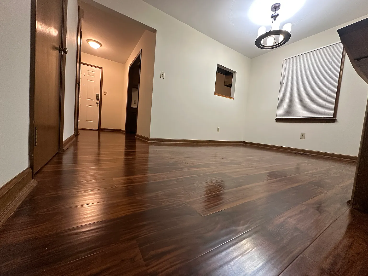 3 bed, 2.5 bath, 1283 sqft, $1,890 — Photo 2