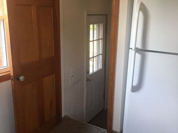 3rd image of 3111 Brookdale Ave