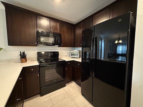 4th image of 136 Jasmine Dr