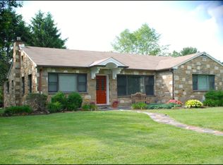 1300 Glenbrook Rd, Huntingdon Valley, PA 19006