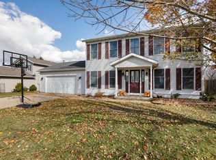 804 Cedar Ridge Ct, Mahomet, IL 61853