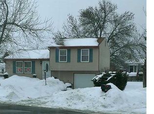6745 White Ct, Derby, NY 14047