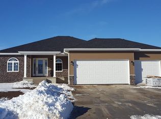 1287 16th Ave SE, Le Mars, IA 51031