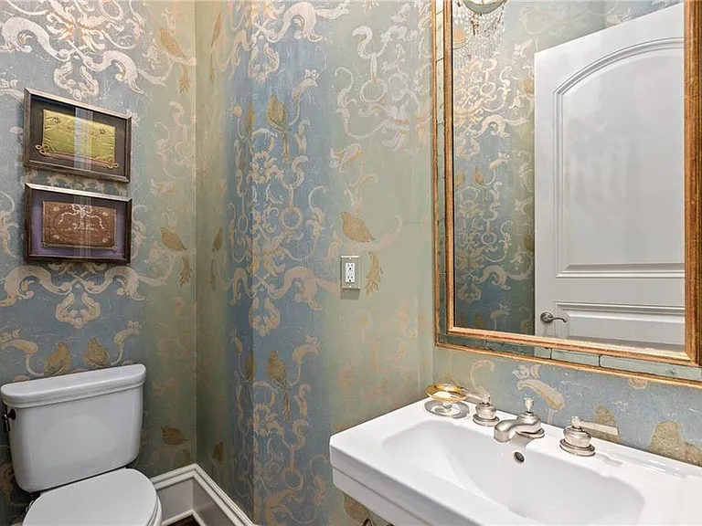 3376 Peachtree Rd NE #47A — Photo 38