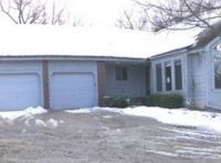 4732 SE Croco Rd, Berryton, KS 66409