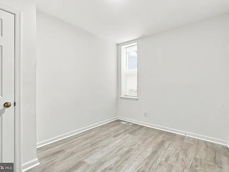 1319 N 55th St — Photo 11