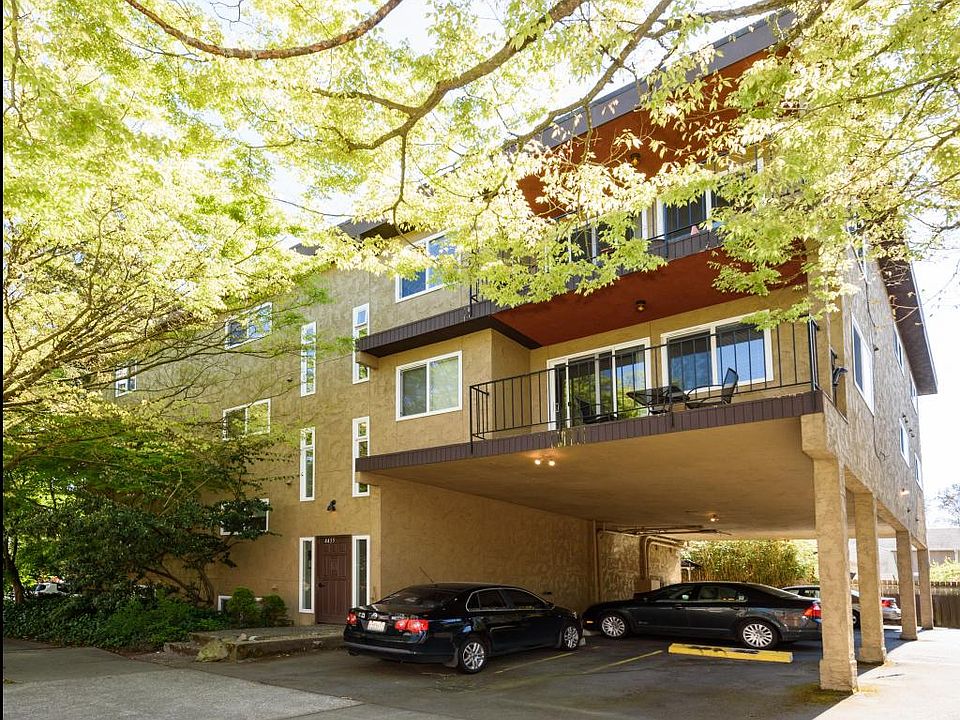 4435 Francis Ave N Exterior