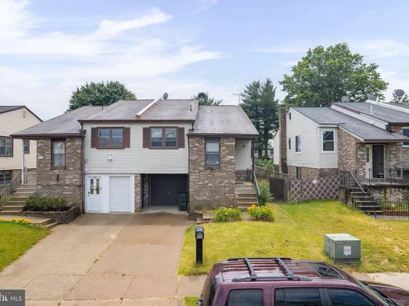 822 Barlow St, Philadelphia, PA 19116