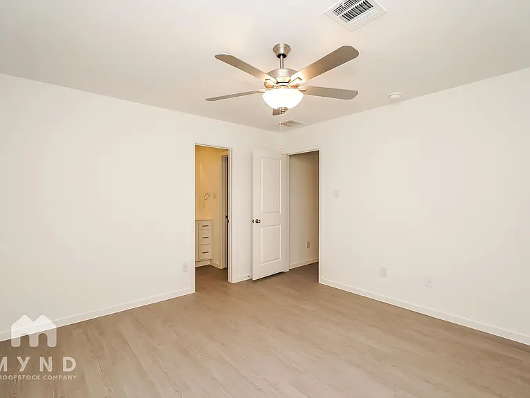 2640 Mistwood Dr — Photo 15