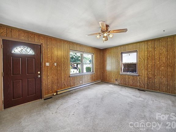 3rd image of 804 Finley Ct