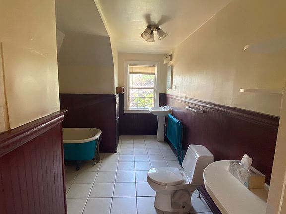 3rd image of 160 N Washington St APT 5