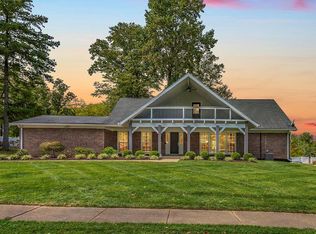315 Diplomat Ln, Chesterfield, MO 63017