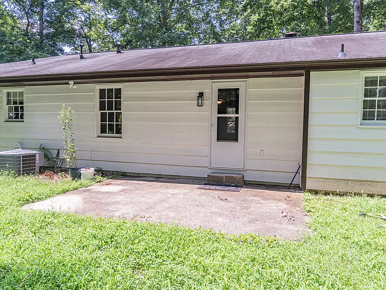 1708 Norton Estates Cir — Photo 32
