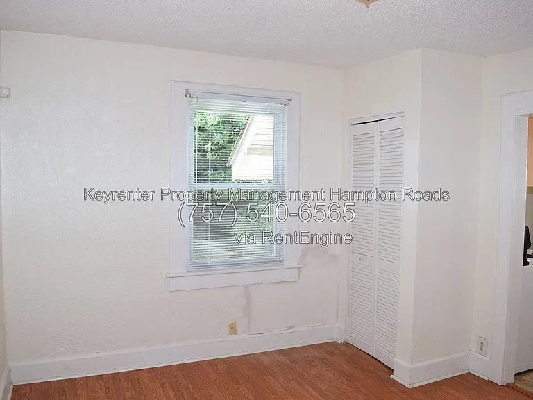 857 W 41st St — Photo 8