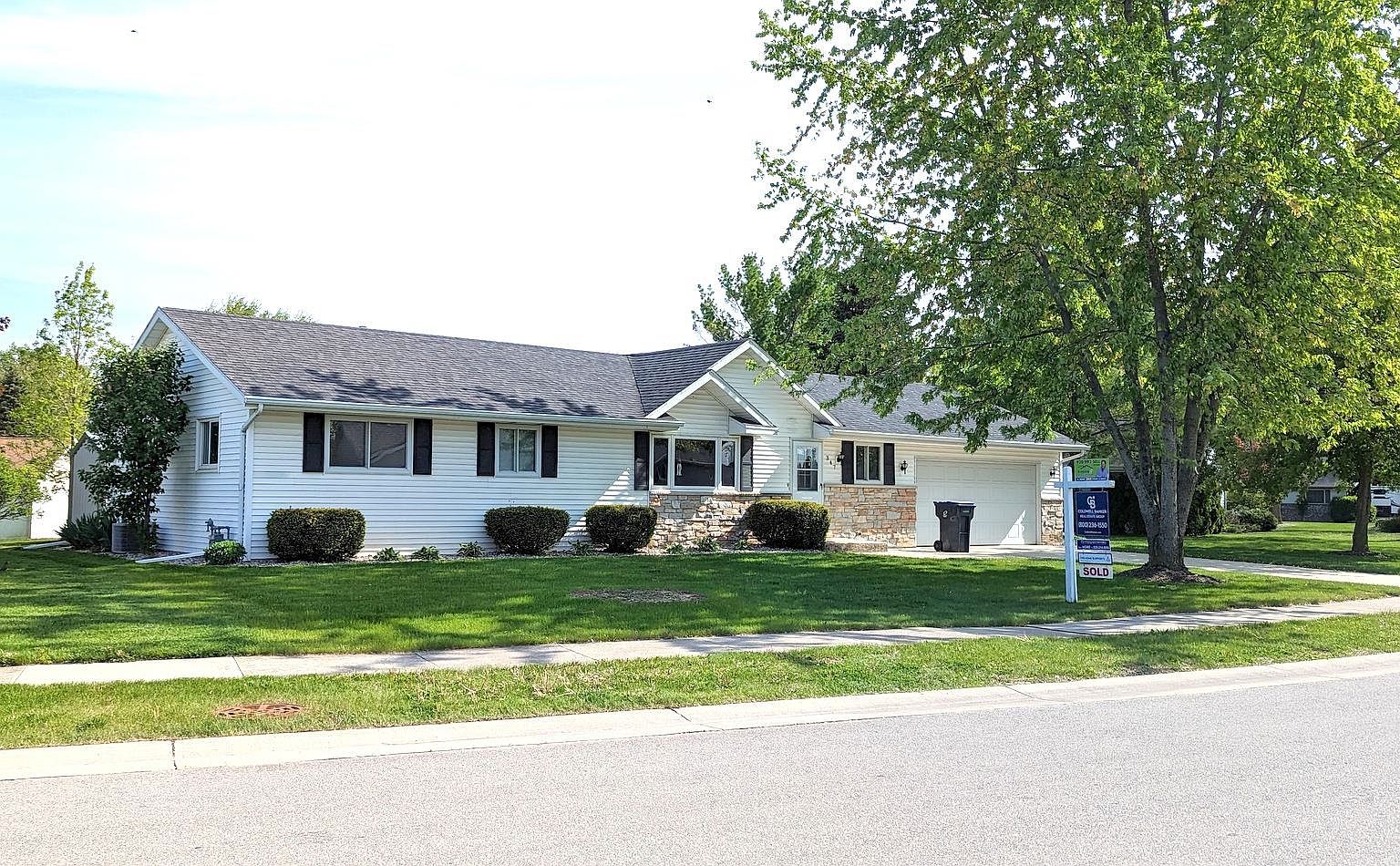 347 Bentwood Dr, Brillion, WI 54110 Zillow